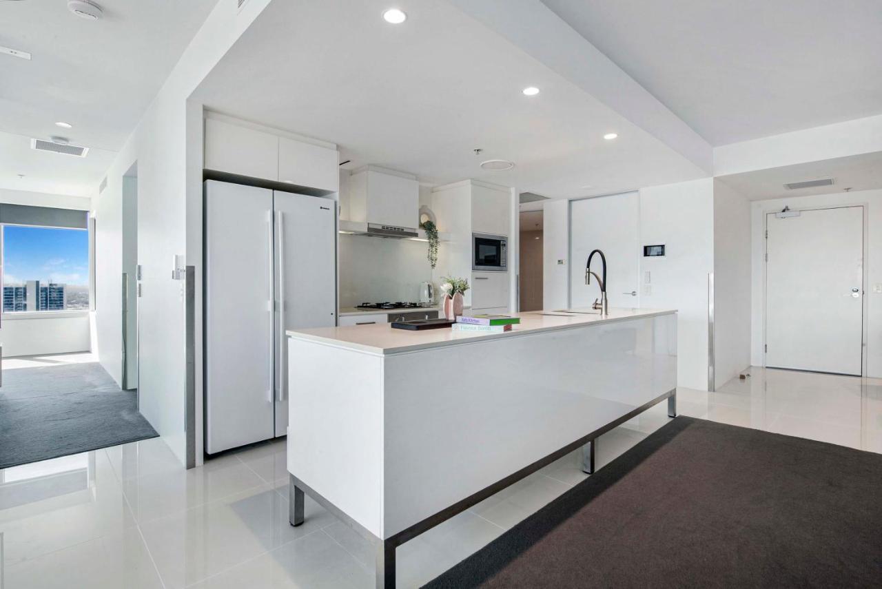 Q Tower At Surfers Paradise - Self Contained Apartments غولد كوست المظهر الخارجي الصورة
