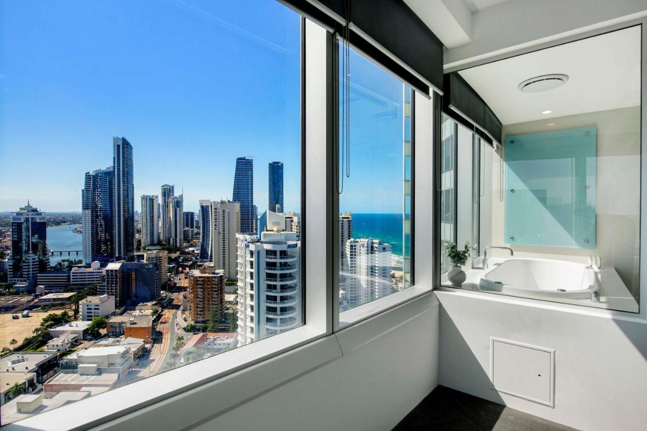 Q Tower At Surfers Paradise - Self Contained Apartments غولد كوست المظهر الخارجي الصورة
