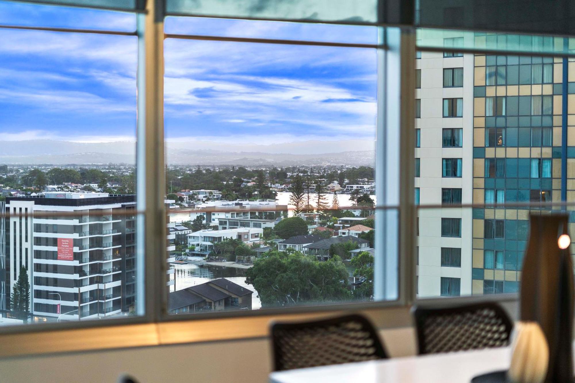 Q Tower At Surfers Paradise - Self Contained Apartments غولد كوست المظهر الخارجي الصورة