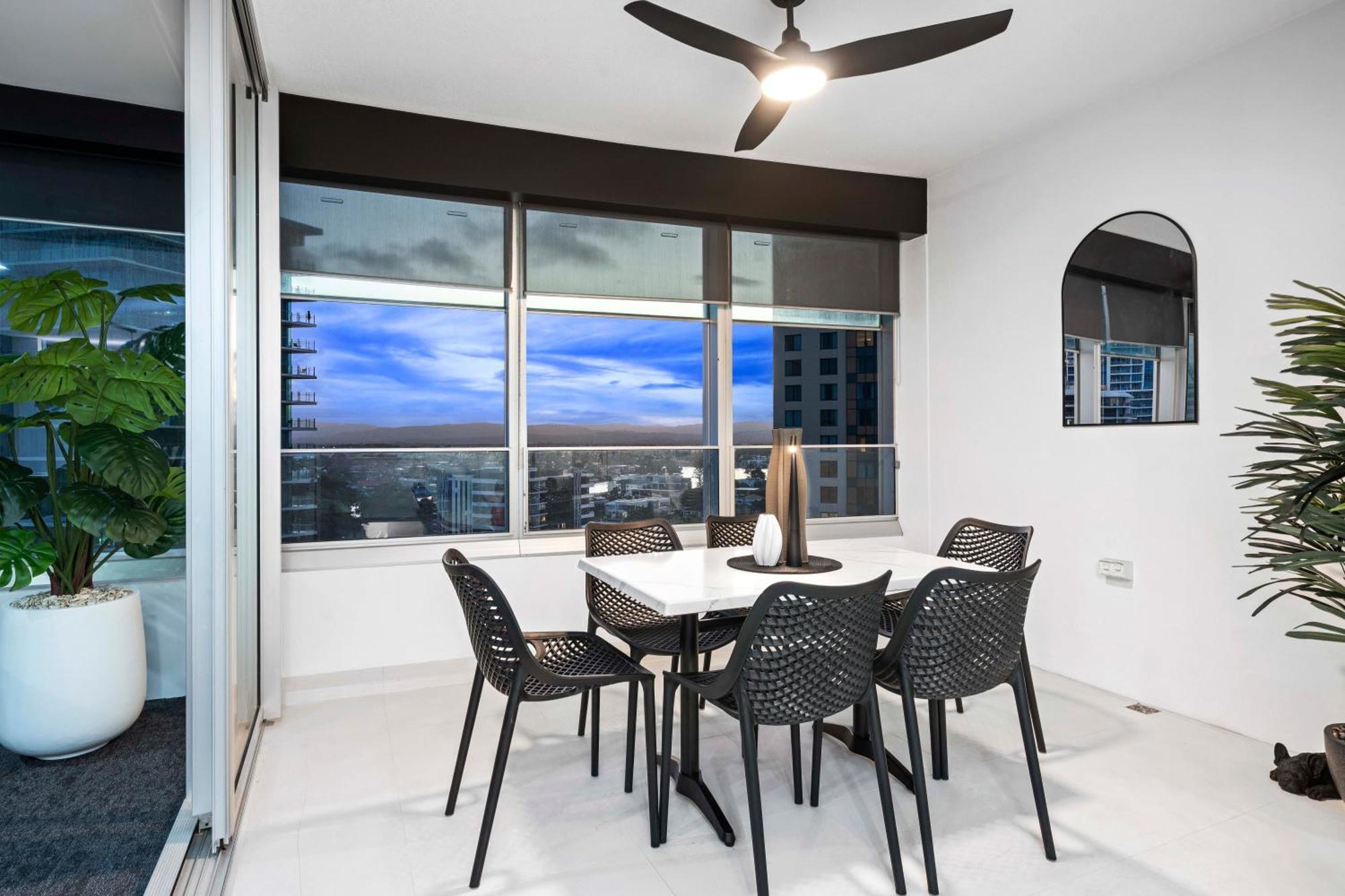 Q Tower At Surfers Paradise - Self Contained Apartments غولد كوست المظهر الخارجي الصورة