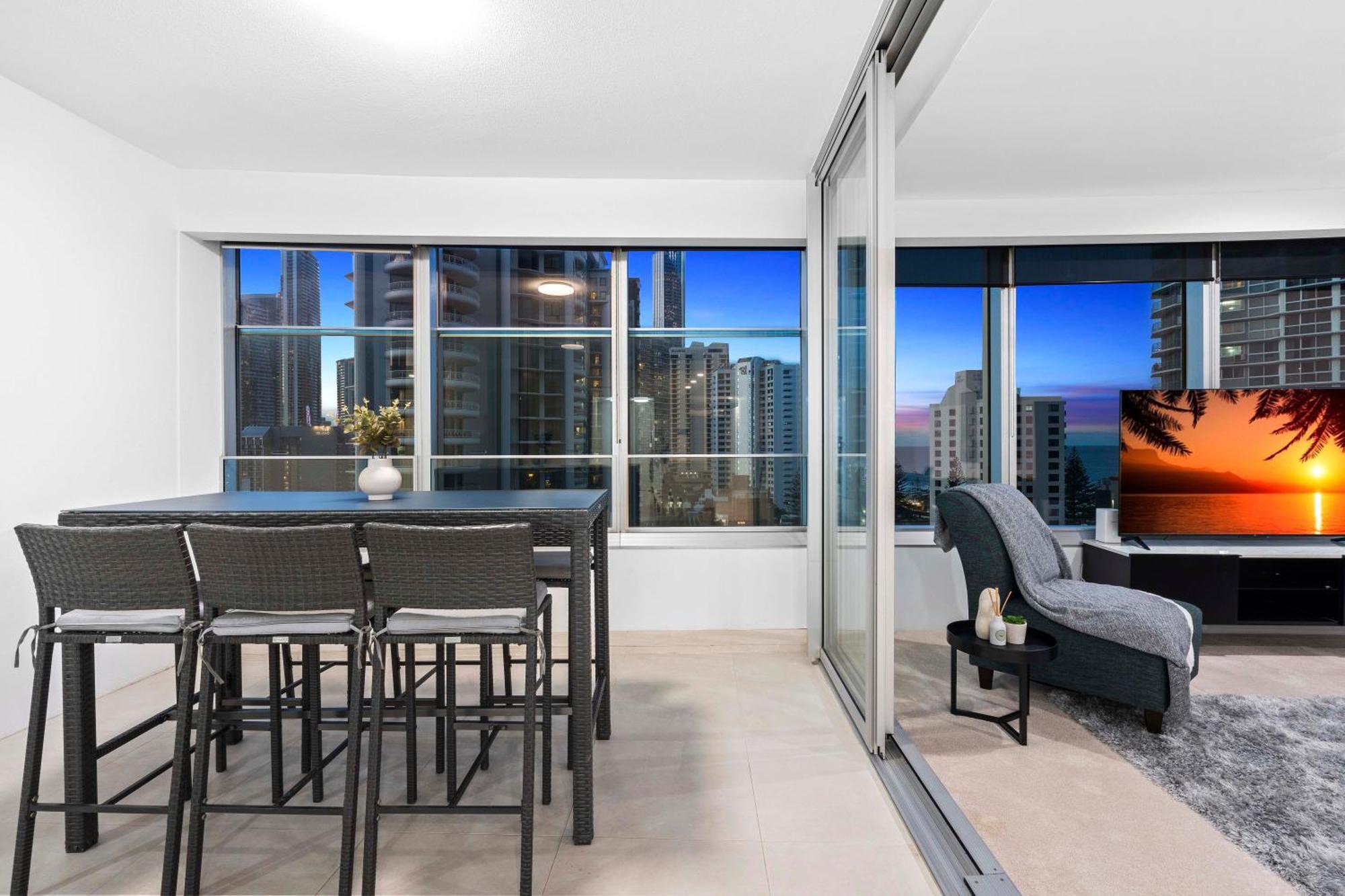 Q Tower At Surfers Paradise - Self Contained Apartments غولد كوست المظهر الخارجي الصورة