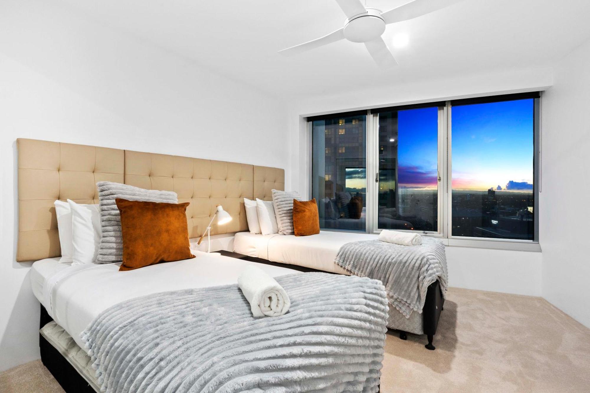 Q Tower At Surfers Paradise - Self Contained Apartments غولد كوست المظهر الخارجي الصورة